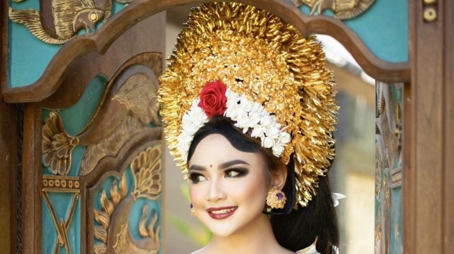Potret Cantik Mahalini Kenakan Kebaya Bali (Instagram)
