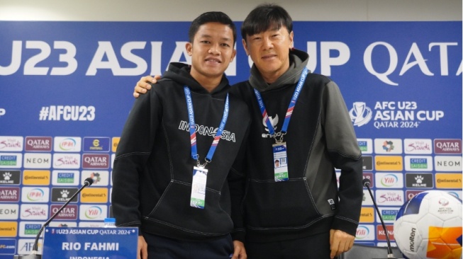 Pelatih Timnas Indonesia, Shin Tae-yong dan Ilham Rio Fahmi dalam pers conference jelang perebutan tempat ketiga Piala Asia U-23 (pssi.org)