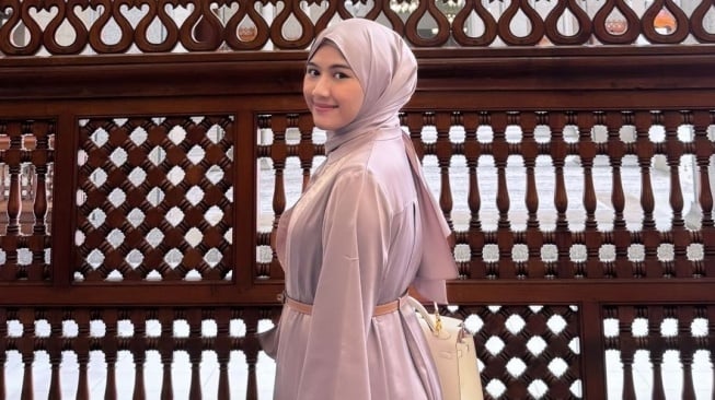 Erina Gudono Rasakan Keajaiban Saat Salat Subuh di Makkah, Sempat Terpisah Dari Kaesang Pangarep