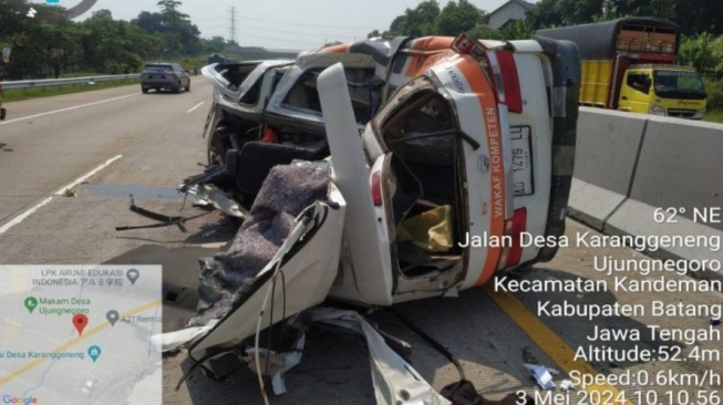 Kecelakaan Maut di Tol Batang-Semarang, Ambulans Tabrak Truk Gandeng, Satu Orang Meninggal