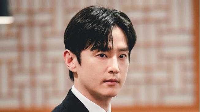 Jadi Jaksa Kompeten, Ini Detail Karakter Kwon Yool dalam Drama 'Connection'