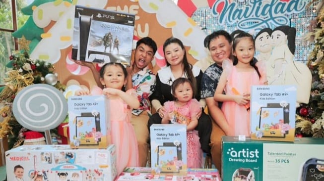 Potret Wendy Lo dan Joe Octavianus bersama keluarga Sarwendah  (Instagram/Joe Octavianus)