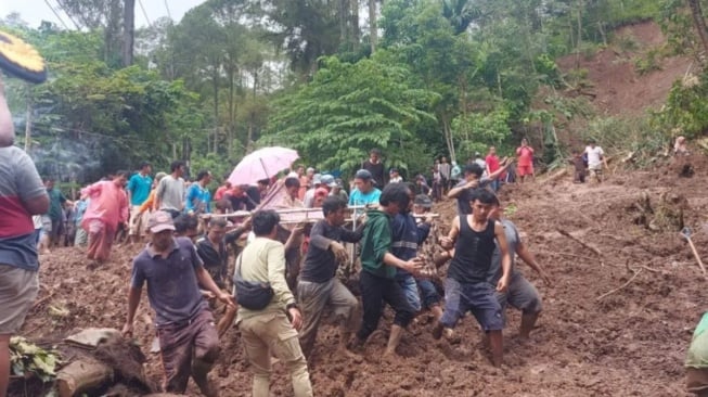 Sawahlunto Diterjang Longsor, Satu Orang Tewas