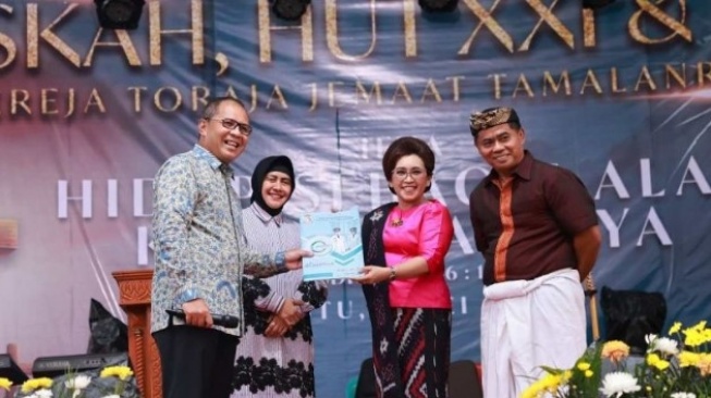 Wali Kota Makassar Serahkan IMB Gereja Toraja Jemaat Tamalanrea Klasis Makassar Timur