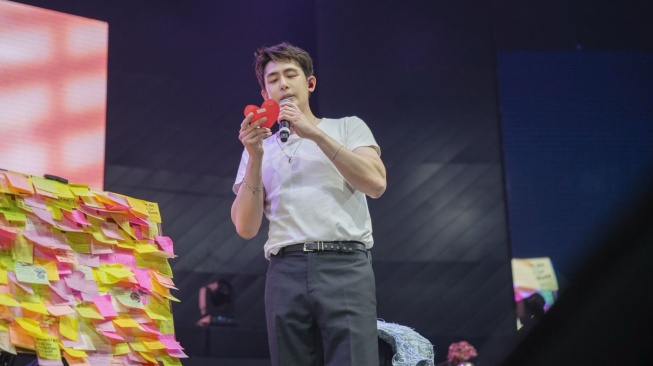Nichkhun 2PM di acara bertajuk 'NO.624 : NICHKHUN FAN MEETING IN JAKARTA' yang digelar di Balai Sarbini, Jakarta pada Sabtu (27/4/2024) malam. [Credit: iMe Indonesia]