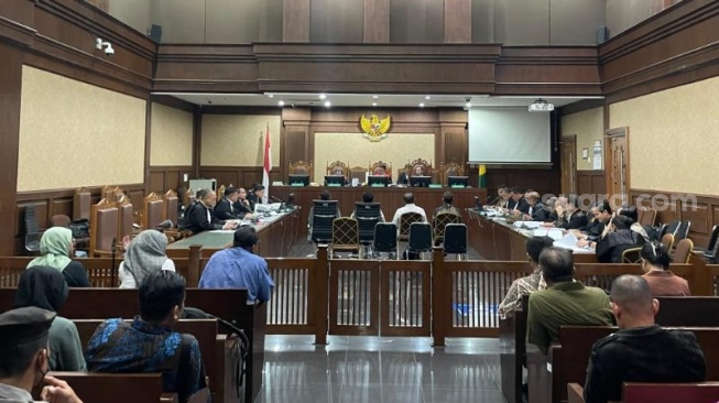 Sidang kasus korupsi mantan Mentan Syahrul Yasin Limpo (SYL) dengan agenda pemeriksaan saksi di Pengadilan Tipikor Jakarta. (Suara.com/Yaumal)