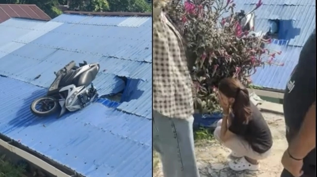 Viral Sepeda Motor Terbang Berakhir 'Nyungsep' di Atap Rumah, Jadi Tontonan  Warga