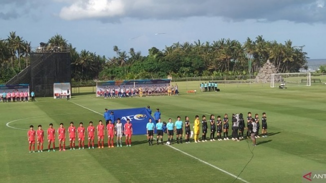 Timnas Korea Utara menang 7-0 melawan Timnas Korea Selatan pada laga pembuka Piala Asia Putri U17 di Bali United Training Center, Kabupaten Gianyar, Bali, Senin (6/5/2024). ANTARA/Dewa Ketut Sudiarta Wiguna