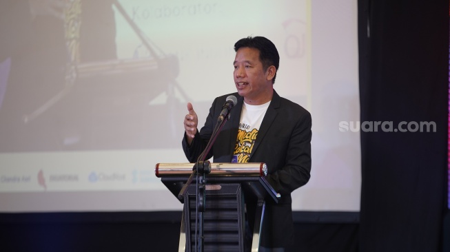 Editor in Chief sekaligus CEO Suara.com Suwarjono saat acara Sumatera Media Summit (SMS) 2024 yang berlangsung di Hotel Aryaduta Palembang, Sumatera Selatan (Sumsel), Senin (6/5/2024). [Foto dok. Suara.com]