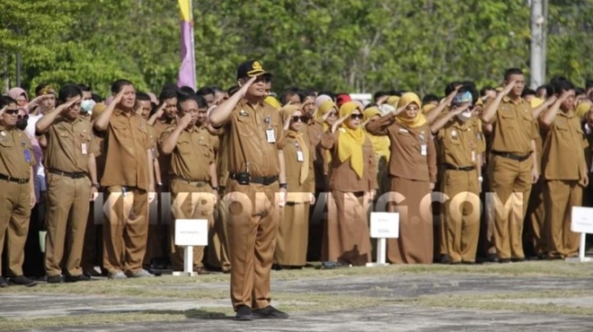 ASN Pemkot Bontang saat apel di Kantor Wali Kota. [KlikKaltim.com]