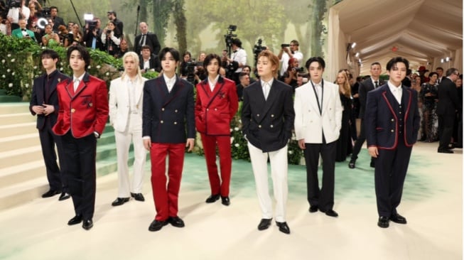 Pecah Telur! Stray Kids Jadi Boyband K-pop Pertama yang Tampil di Met Gala