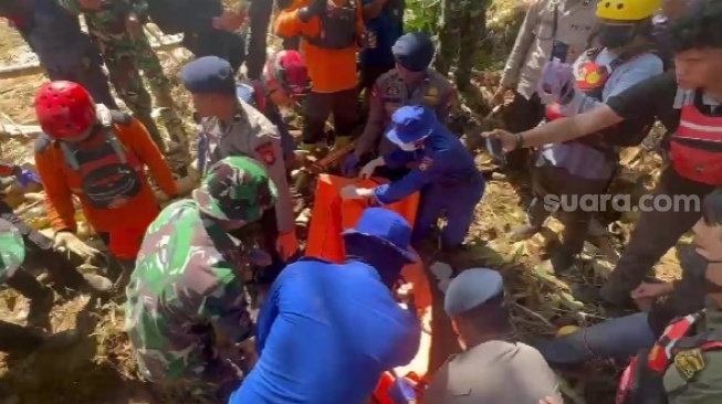 Tim SAR Temukan Mayat dan Kerangka Manusia di Sungai Batang Anai Pasca Longsor