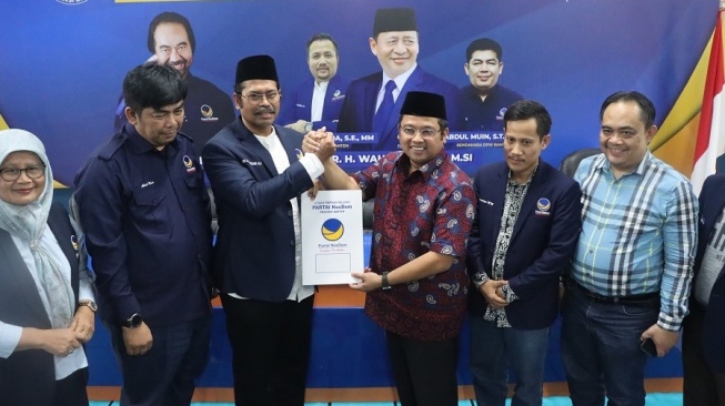 Dalam Sehari, Arief R Wismansyah Daftar Bakal Calon Gubernur Banten di 3 Partai