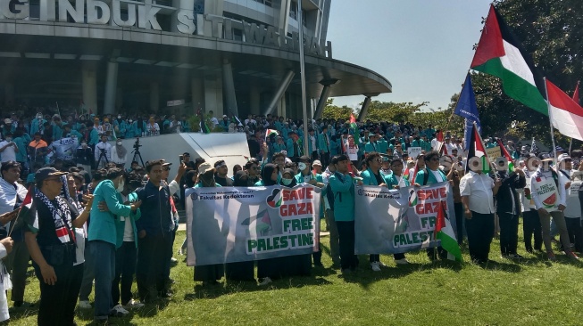 Gemuruh Suara Bela Palestina Menggema di UMS: Dipimpin Rektor dan Ribuan Mahasiswa