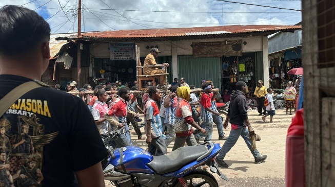 6 Siswa SMAN 2 Dogiyai Dikabarkan Ditangkap Usai Konvoi Kelulusan Pakai Baju Bermotif Bintang Kejora