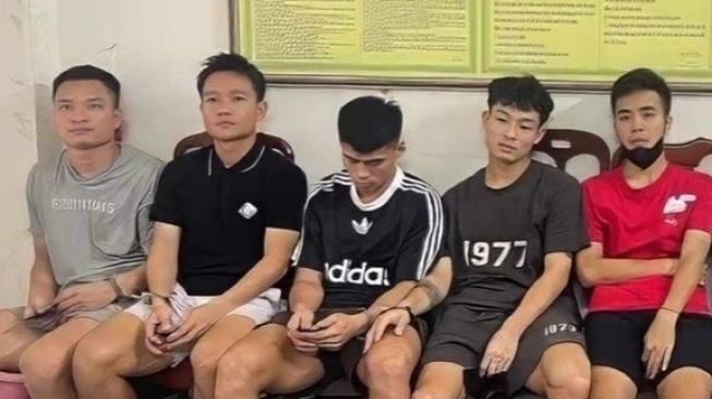 Lima pemain klub Ha Tinh berlabel Timnas Vietnam ditangkap polisi. [Soha.vn]