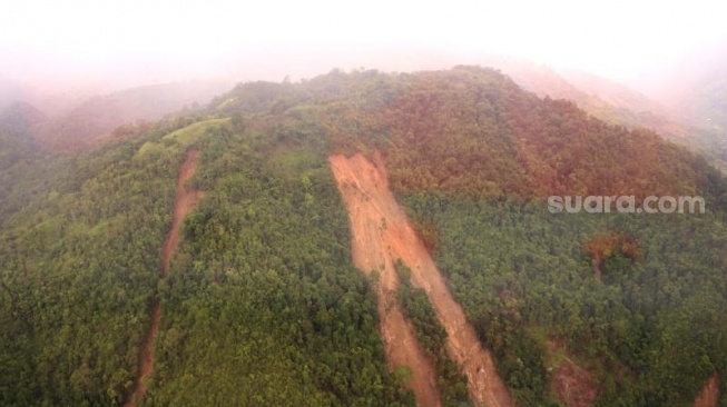 Kondisi terkini wilayah di Kabupaten Luwu, Sulawesi Selatan, Selasa, 7 Mei 2024. Setelah diterjang banjir dan longsor [SuaraSulsel.id/BNPB RI]