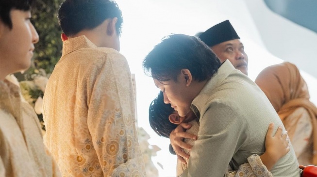 Acara pengajian jelang nikah Rizky Febian dan Mahalini Raharja (Instagram/@axioo)