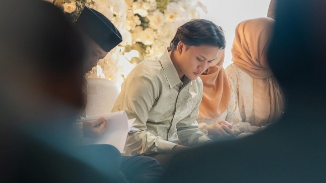 Acara pengajian jelang nikah Rizky Febian dan Mahalini Raharja (Instagram/@axioo)