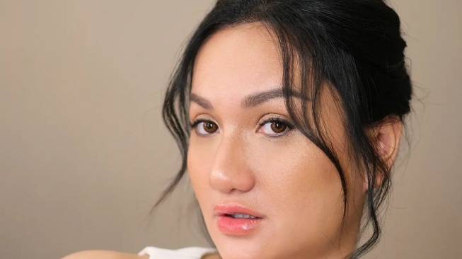 Sah Menjanda, Tengku Dewi Putri Buka Peluang Boyong Anak-anak Pindah ke Bali