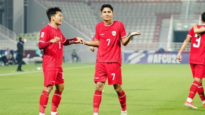 Gelandang Timnas Indonesia U-23, Marselino Ferdinan (kanan). (Instagram/linojr)