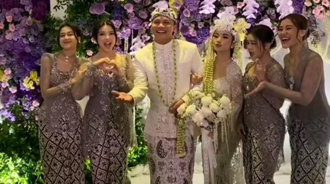 Aaliyah Massaid, Tiara Andini, Ziva Magnolya dan Keisya Levronka Jadi Bridesmaid (Instagram)