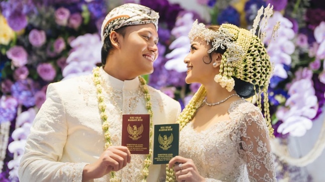 Cantiknya Mahalini Pakai Gaun Pengantin Tanpa Lengan, Seleranya Tak Pernah Gagal