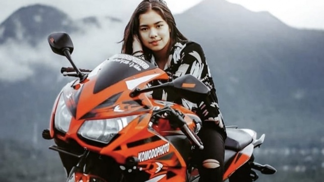 Potret Cantik Kaka Betrand Peto, Chtryn Peto yang Hobi Motoran. (Foto: IG/Tangkapan Layar)