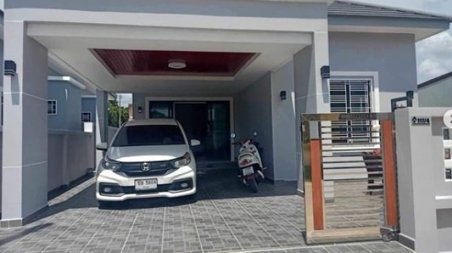 Honda Mobilio RS Jadi Pilihan Mobil Baru Jirayut di Kampung Halaman. (Foto: IG/@jirayutaa4official)