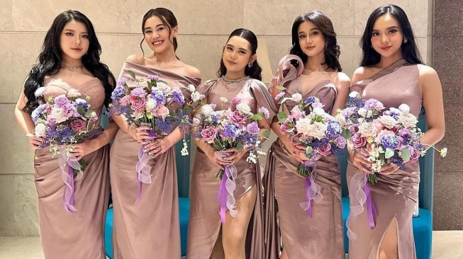 Mewahnya Tas 5 Bridesmaid Mahalini: Aaliyah Massaid Pakai Chanel di Tengah Gempuran Dior para Idol