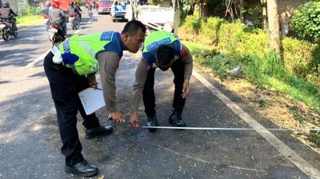 Kecelakaan Maut Adu Banteng Mobil di Wonogiri, Bapak dan Anak Meninggal Dunia