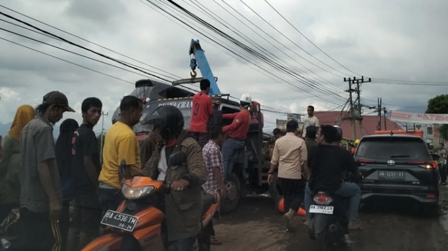 Sudah 27 Warga Sumbar Meninggal Akibat Terjangan Banjir Bandang