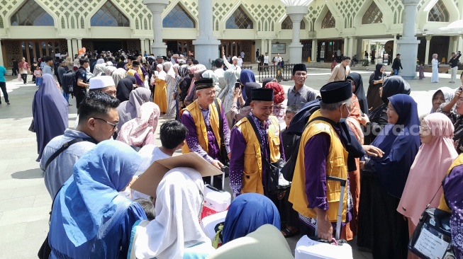 Wali Kota Rahmad Mas'ud Lepas 319 Jemaah Haji Balikpapan Kloter Pertama