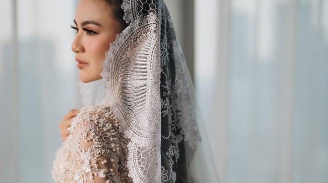 Drama Fatal H-1 Akad NIkah Mahalini, Gaun Terbakar hingga Harus Dijahit Ulang