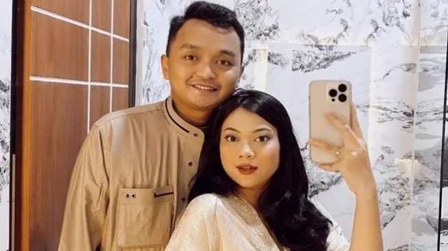 Artis Balikan dengan Suami usai Diselingkuhi (Instagram/@real.hanummegaa)