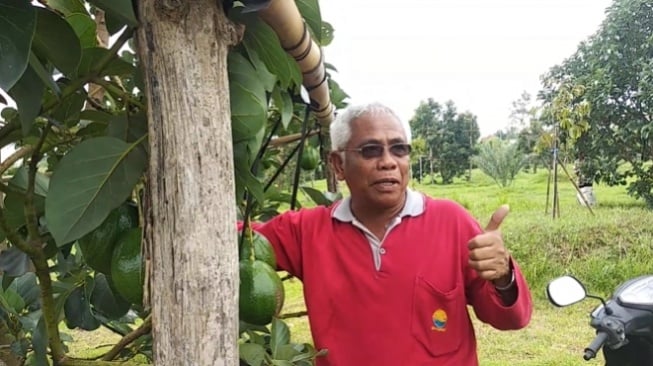 Siapa Mbah Trimo? Pria Rambut Putih Wakafkan Masjid Rp 80 M dan 12 SPBU ke Muhammadiyah