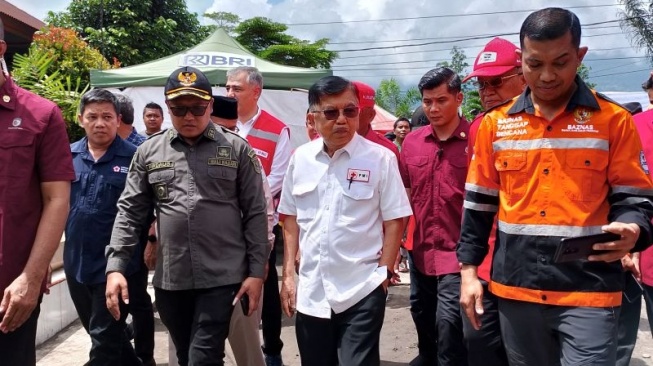 Jusuf Kalla Pastikan Bantu Rehabilitasi Lokasi Bencana Banjir Lahar Dingin Gunung Marapi Sumbar: Hentikan Babat Hutan!