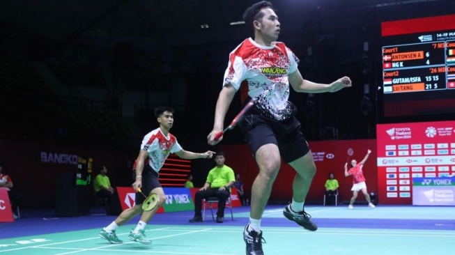 Ganda putra Mohammad Reza Pahlevi Isfahani/Sabar Karyaman Gutama beraksi saat menghadapi pasangan asal Taipei Mang Che Lu/Tang Kai Wei pada babak 32 besar Thailand Open 2024 di Nimibutr Stadium, Bangkok, Rabu (15/5/2024). (ANTARA/HO-PBSI)