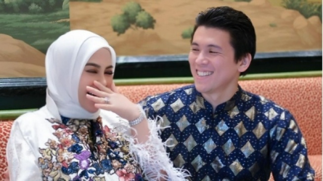 Syahrini Hamil Berapa Bulan? Kenali Risiko Kehamilan di Atas Usia 40 Tahun