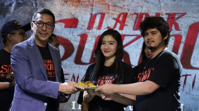 Narik Sukmo, Cerita Asmara Aliando Syarief dan Febby Rastanty di Sebuah Desa Misteri