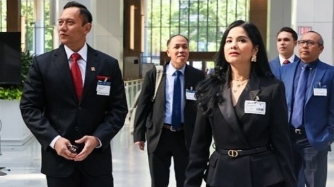 Potret Berkelas Annisa Pohan Dampingi AHY ke Amerika Serikat Tembus Puluhan Juta, Memang Gaji Menteri Berapa?