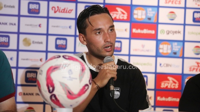 Persib Imbang di Kandang Bali United, Ezra Walian Bertekad Petik Kemenangan di Leg Kedua