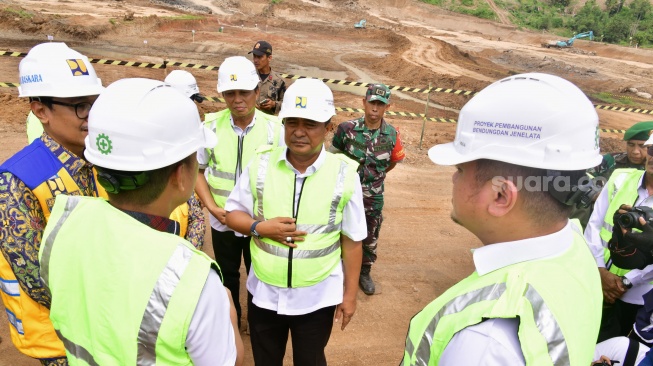 Pj Gubernur Sulel Bahtiar Pastikan Pembangunan Bendungan Jenelata Tanpa Hambatan