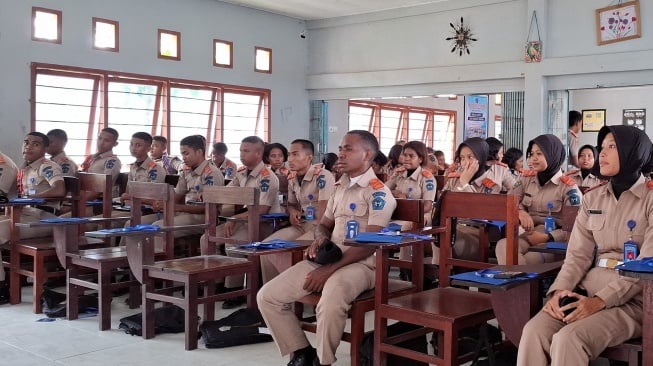 Sejumlah siswa dan siswi SMA di Timika, Papua antusias mengikuti Workshop Makin Cakap Digital yang digelar secara daring. [istimewa]