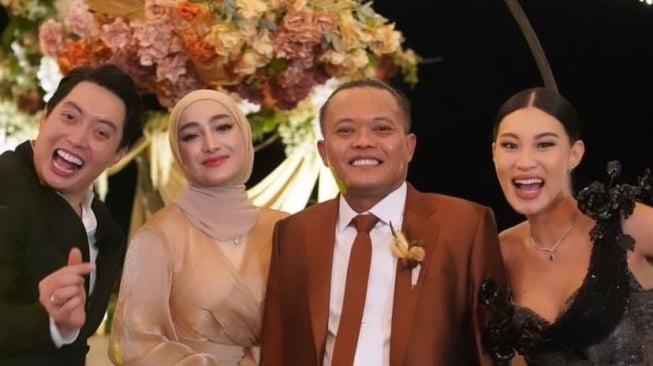 Santyka Fauziah di Acara Resepsi Pernikahan Rizky Febian dan Mahalini Raharja (Instagram)