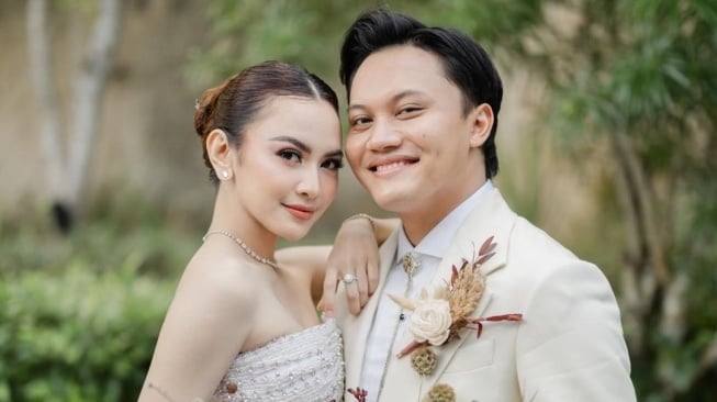 Penampilan Mahalini dan Rizky Febian Saat Gelar Resepsi di Bali (Instagram/axioo)