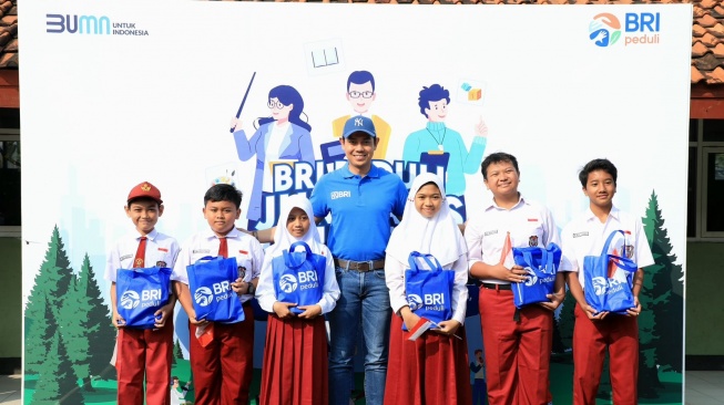 BRI Peduli Salurkan Bantuan CSR di SDN 01 dan 02 Gunung Geulis Bogor