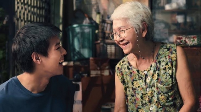 Lagi Viral, Film How to Make Millions Before Grandma Dies Raih 300 Ribu Penonton di Hari ke-5