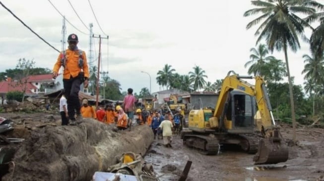 Operasi Pencarian Korban Banjir Lahar Dingin Gunung Marapi Sumbar Terus Berlanjut, Tim SAR Diminta Utamakan Keselamatan