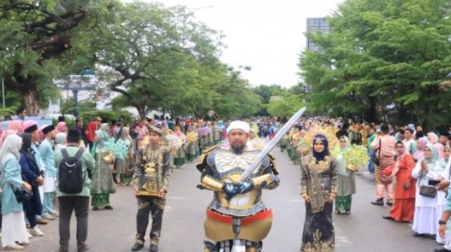 MTQH X Kepri Dibuka Meriah dengan Pawai Ta'ruf, Kafilah Bintan Tampil Memukau dengan 1.111 Peserta